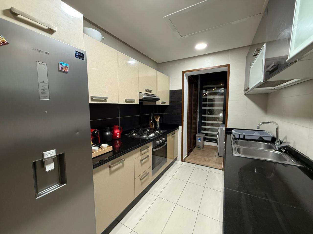 Appartement neuf meublé à louer à Hay Riad – Terrasse et piscine