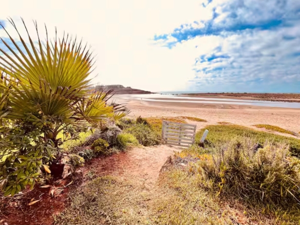 Petite villa a louer a 100 m de la plage