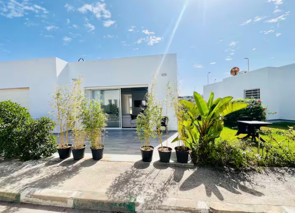 Petite villa a louer a 100 m de la plage